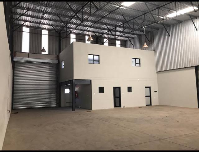 350M² WAREHOUSE TO LET IN CLEVELAND